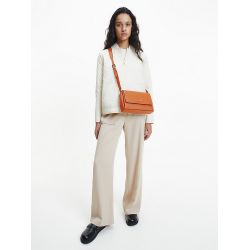 Sac Travers Dressed en Synthétique - Calvin Klein