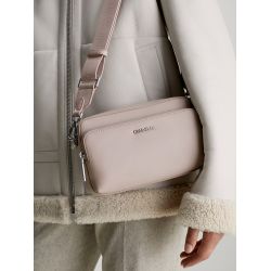 Sac Travers CK Must en Synthétique - Calvin Klein